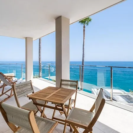 Oceanfront Penthouse Apartamento